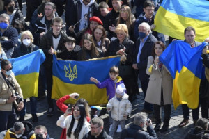 Văn phòng Báo chí Tòa Thánh thông tin chi tiết về hai hồng y đến Ucraina