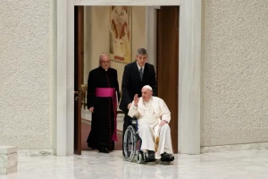 “Bất chấp những hạn chế về thể lý, Đức Giáo Hoàng sẽ không dừng lại”