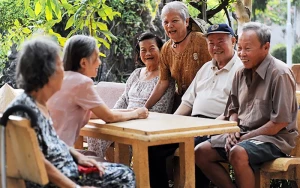 Vợ vô hội người cao tuổi