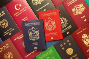 Vì sao bìa hộ chiếu trên thế giới chỉ có 4 màu cơ bản?