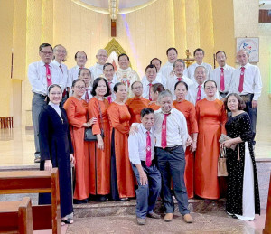 Lớp HT63-64 dâng lễ Giỗ Đức Cố HY PX Nguyễn Văn Thuận tại nhà thờ chánh tòa Xuân Lộc