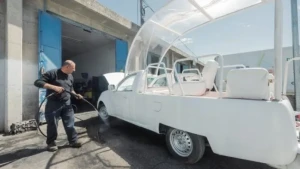 Chiếc xe Papamobile hòa bình: Món quà cuối cùng của Đức Phanxicô dành cho Gaza