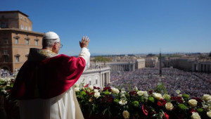 Sứ điệp Urbi et Orbi (5/4): Sức mạnh của Đức Kitô phục sinh hoàn toàn phi bạo lực