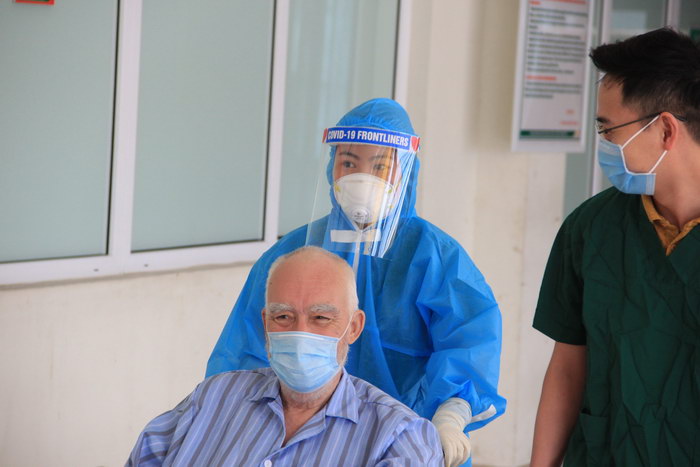 6 dấu hiệu F0 cần gọi ngay nhân viên y tế