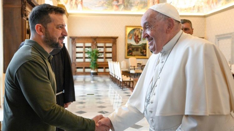 pope francis meet Volodymyr Zelensky